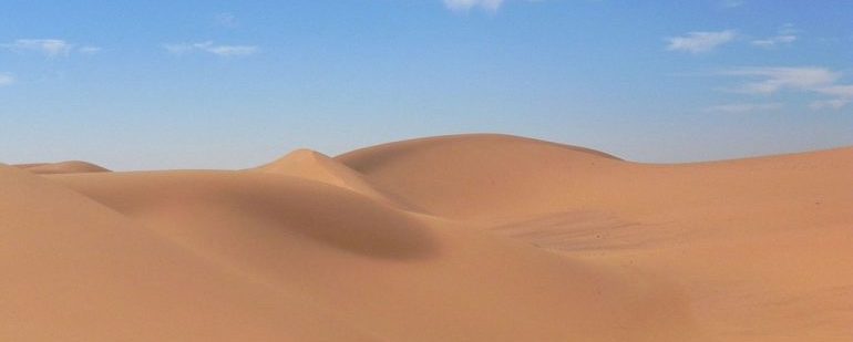 Picture of a desert dune. 