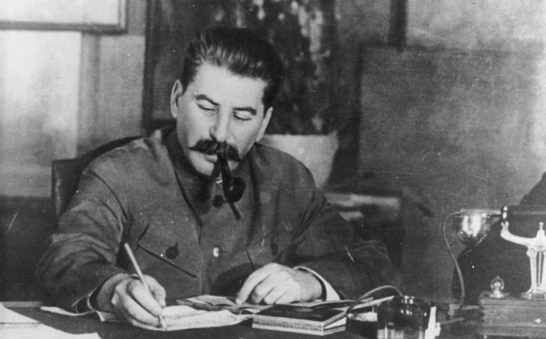 Picture of Josef Stalin writing a letter. 