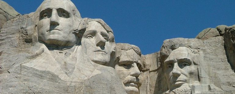 Picture of Mount Rushmore. 